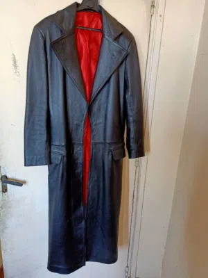 Veste cuir une vrai cuir haja bazaaf shaba ou twiila (long) tlabas XL/XXL prix dyalha 45000 DZ