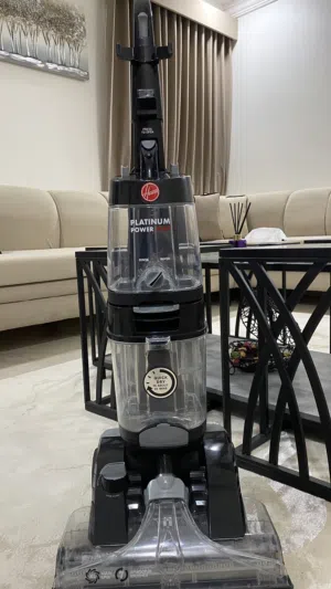 للبيع مكنسة غسيل سجاد من شركة Hoover الأمريكية