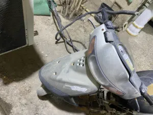 ياماها 5 للبيع كفراتها موجودة كاطعة نارية وتاركها وكهربائياتها كلها شغالة نقصها باتري المكينة شغالة