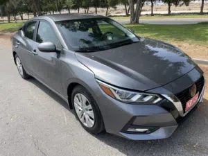 Sedan Nissan in Muscat