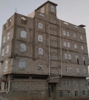 5+ floors . 1270 m2 . Agent0