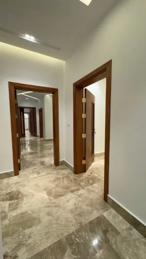 شقق سكنيةً فاخرة للبيع في الحشان قرب الاشارة الضوئية اولاد الحاج موقع سكني ممتاز