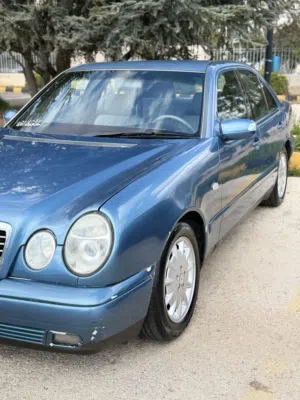 مرسيدس w210 قرش ونص موديل 1998 مالك 3 من الشركة