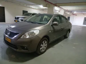 Nissan Sunny 2012