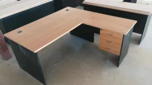 مكاتب نظيفه للبيع بحالة ممتازه