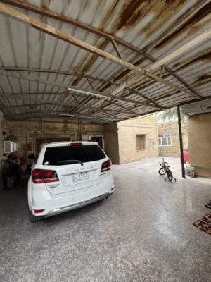 بيت في المعقل ع شارع 15 متر بناء قديم مساحه 400