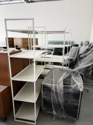 مكاتب مع كراسي للبيع استعمال خفيف Offices with chairs for sale, lightly used