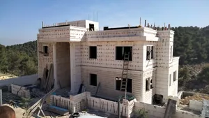 More than 6 bedrooms . More than 6 bathrooms . 440 m21