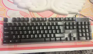 كيبورد للكمبيوتر للبيع بحالة جيدة