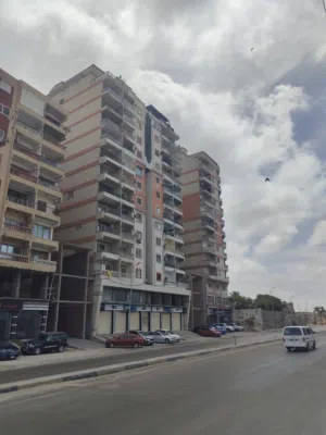 شقة مصيفيه بالإسكندرية تطل على البحر مباشرا برج مرخص من مالك الشقه مباشرا