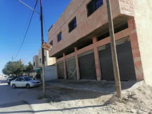 اربع مخازن ومستودعات للايجار سحاب بجانب مستشفى التوتنجي مقابل نادي سحاب الرياضي
