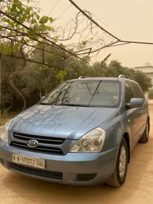 Used Kia Carnival MPV in Benghazi