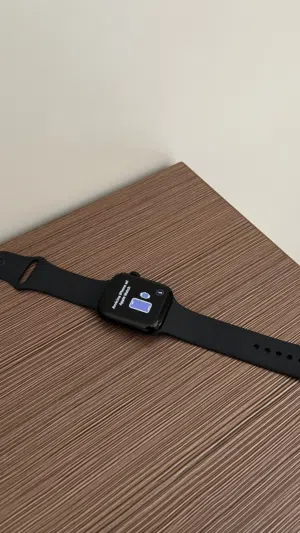 Apple Watch SE3 مقاس 44mm