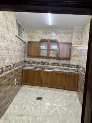100 m2 2 Bedrooms Apartments for Rent in Zarqa Al ghweariyyeh