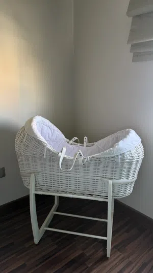 سرير متنقل للطفل