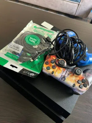Ps4  للبيع