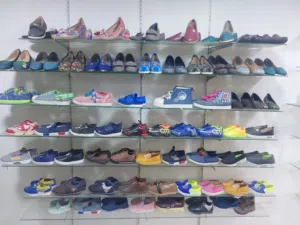 مجموعة احذيه جديده للبيع بسعر مغري