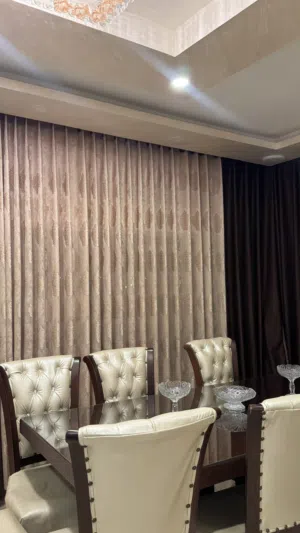 طاولة سفرة 8 كراسي مع تفصيل سكريت