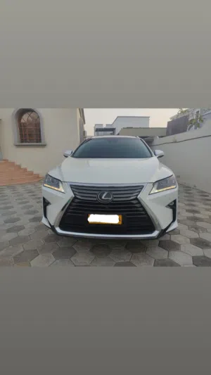 للبيع أركس 2017فول مواصفات دفع امامي سياره تحتاج اطارات فيها تجديد سنه مطلوب 7000قابل للتفاوض