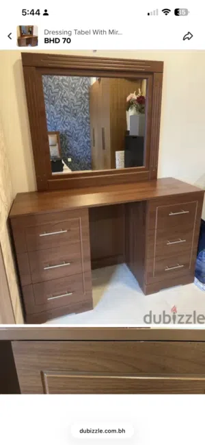 Table with mirror