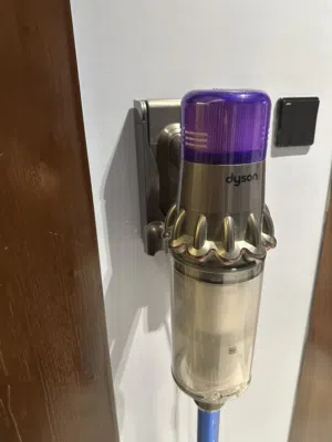 مكنسة دايسون اصدار v11