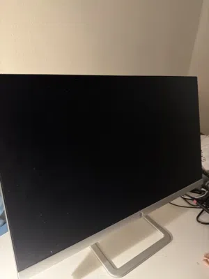 شاشه عاديه تشتغل قيمنق بجوده عاليه