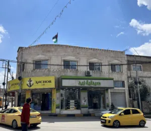 فرصه استثمارية مجمع تجاري في موقع مميز جدا للبيع