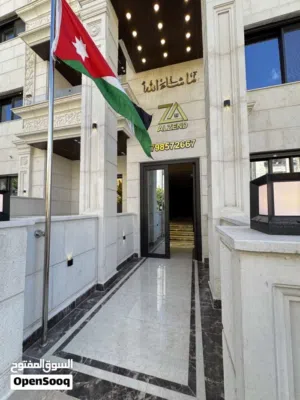 شقة طابق أرضي 130m بتوزيع واسع سوبر ديلوكس بتشطيب عالي وسط الخدمات شفا بدران وترس مميز 35m