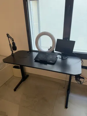 Gamertek gaming desk - amazing condition