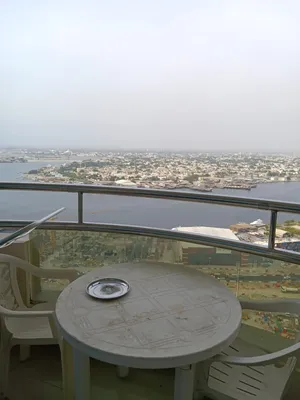 ‏٢ غرفتا نوم ‏.‏ ٣ حمّامات ‏.‏ 145 م٢‏0