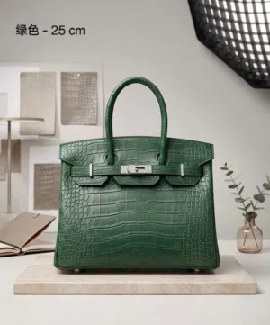 Luxury 25cm Matte Green Crocodile-Embossed Leather Handbag – Elegant Structured Tote with Silver Har