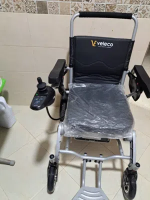 كرسي متحرك كهربائي جديد