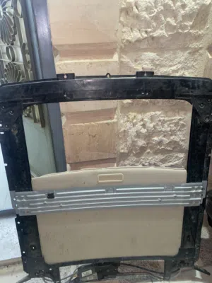 فتحة سيارة شغالة مية مية ناقصها زجاج
