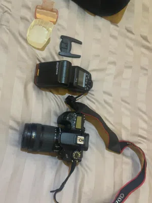 الكاميرا طراز Canon EOS 70D