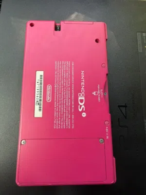 NINTENDO DS للبيع بحالة الوكالة (القلم غير متاح) نينتاندو دي إس