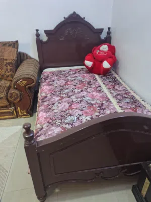 تخت مفرد ونص