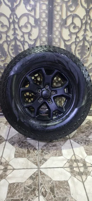 خمس رنقات جيب لانجلر ريبكون 2023 اصليات مع 4 تواير كومهو 285 70 R18