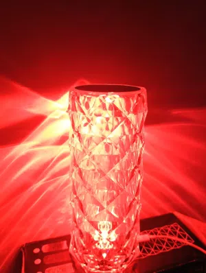 مصباح متعدد الألوان بإضاءة جميلة