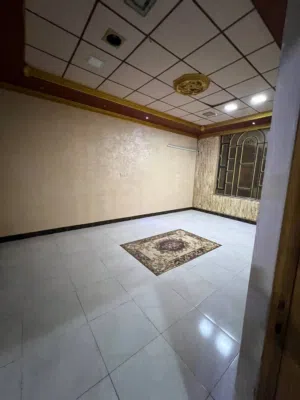 250 m2 More than 6 bedrooms Townhouse for Rent in Basra Hakemeia