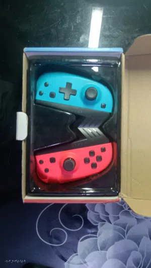 Joy Pad Nintendo switch  كنترولر نينتندو سويتش باللون الازرق و الاحمر