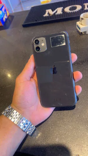 Apple iPhone 11 128 GB in Amman