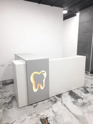 كاونتر استقبال مودرن تركي مع انارة شامل التوصيل والتركيب