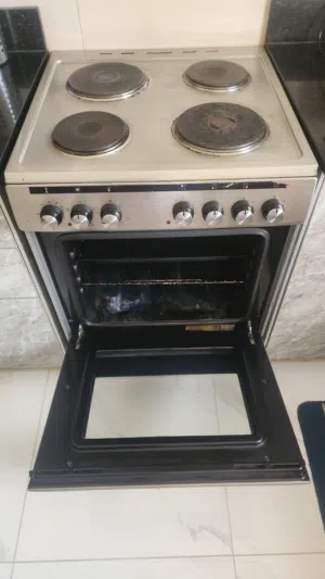 فرن كهربائي electric oven