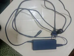 شاحن TosHlBA مستعمل تبع شركه