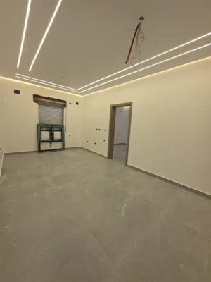 شقة حديثة للايجار حي دمشق الطابق الأول