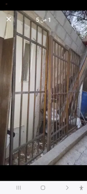 باب حديد للبيع في الزرقاء حي الاسكان