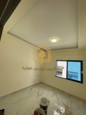 شقة * فارغة * لم تسكن * قرب الخدمات *