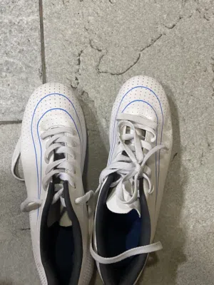 حذاء رياضي كوالتي مطابق للأصلي تماماً نوعيه nikeالتواصل على واتساب فقط