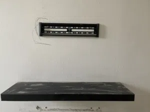 قاعدة تلفاز مع طاوله