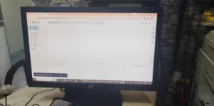 شاشات كمبيوتر 19بوصه للبيع